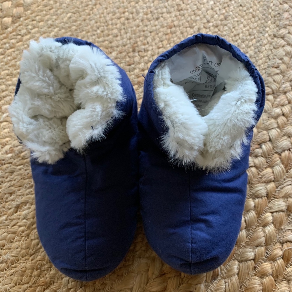Company Kids Down Slippers, M